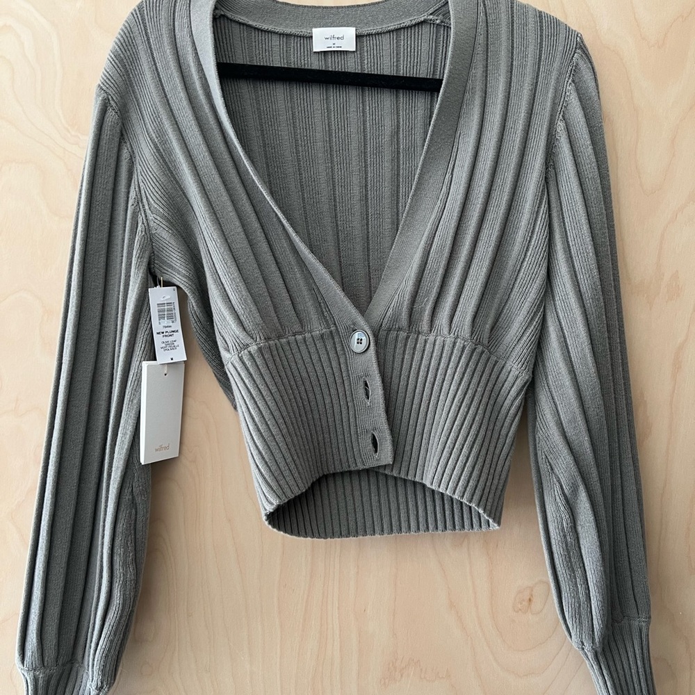 NWT Aritzia Wilfred Plunge Buttom Cardigan, Olive, size M
